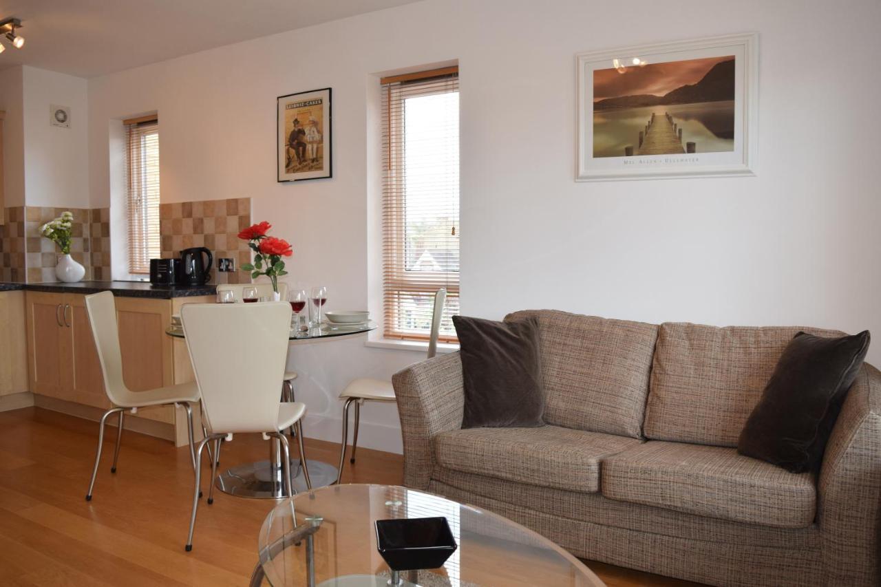 Splendid 1 Bed Flat In Stockwell, Sleeps 4 Appartement Londen